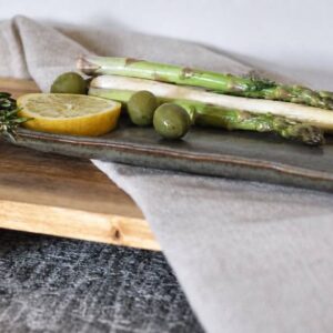 Krumme Platte aus Steinzeug – Servierplatte